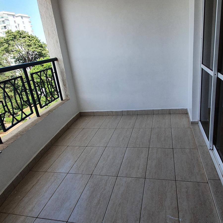 2 Bed Apartment with En Suite at Lavington - 4