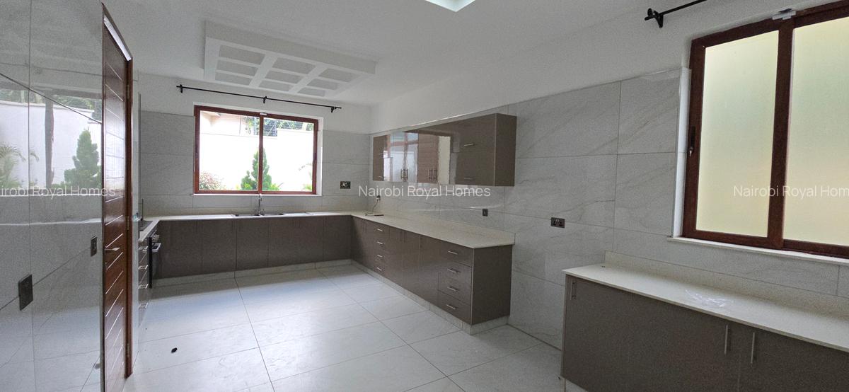 6 Bed Townhouse with En Suite at Chalbi Drive - 17