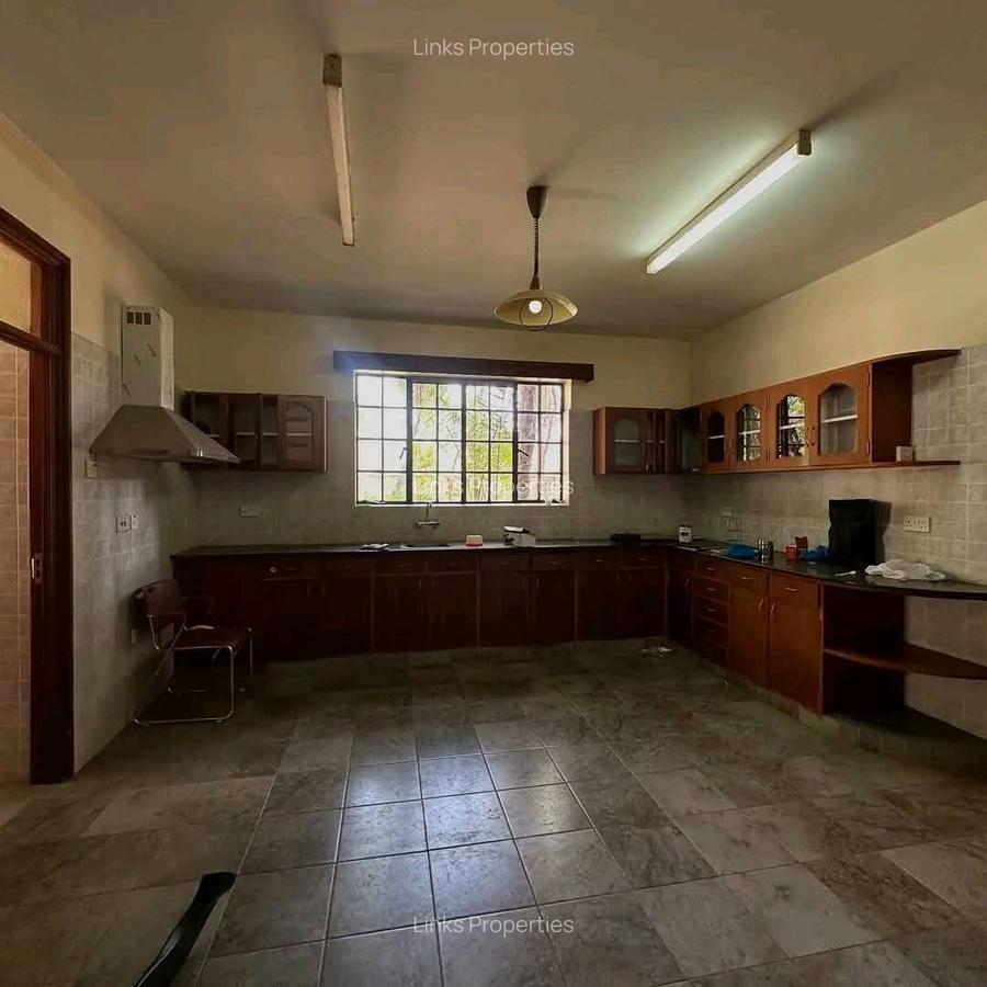 4 Bed Townhouse with En Suite at Karen - 16