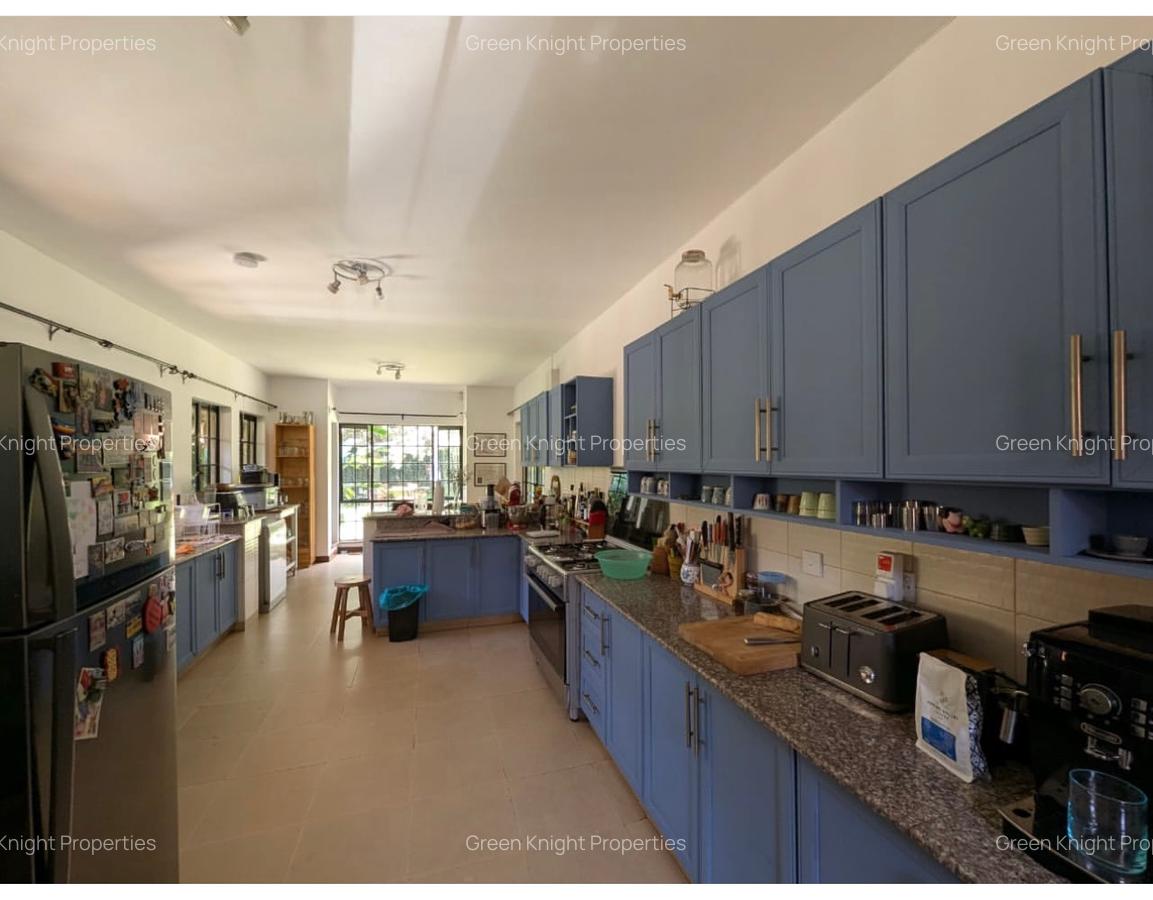 4 Bed Townhouse with En Suite in Spring Valley - 7