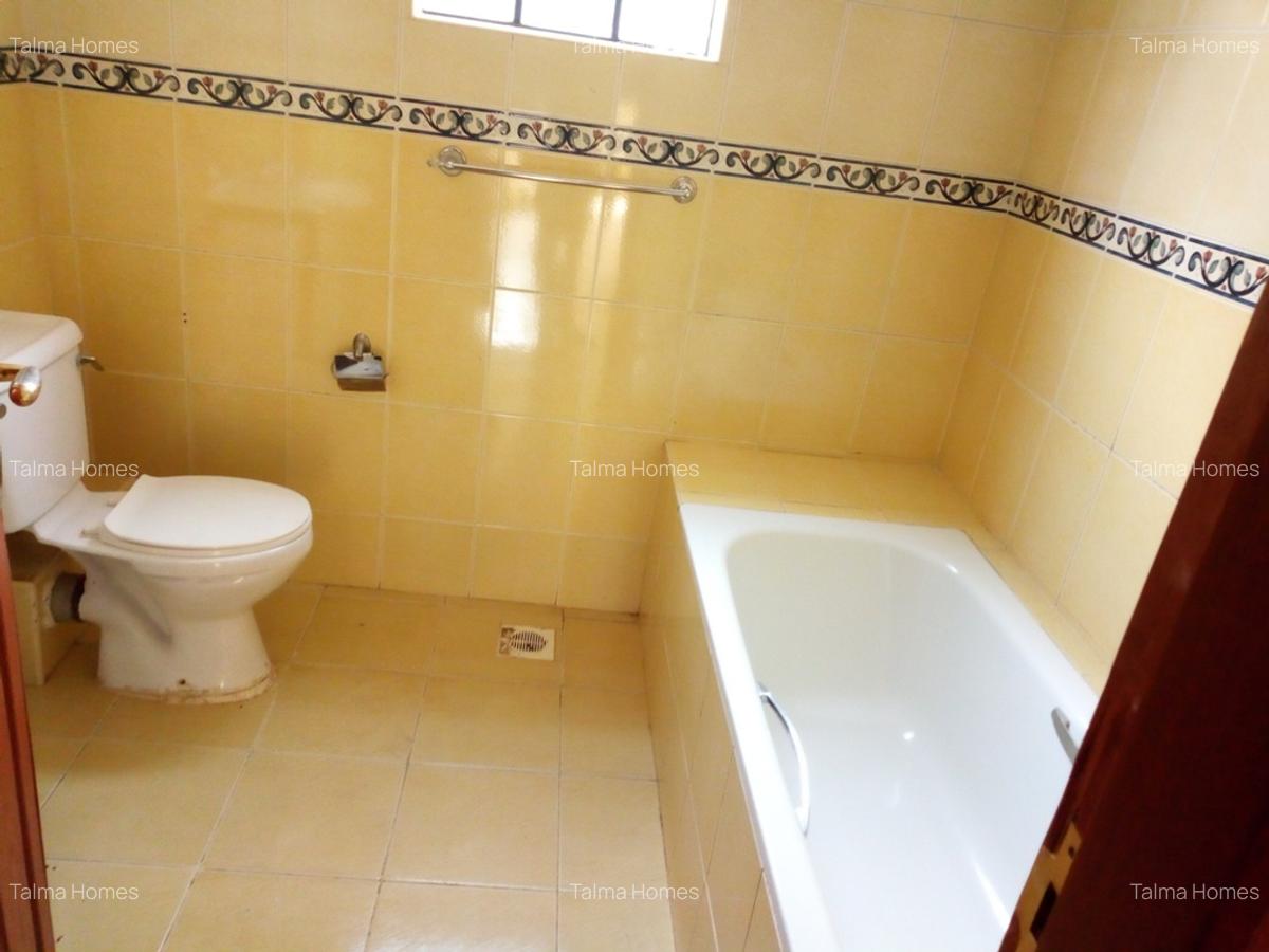 3 Bed Apartment with En Suite at Brookside Groove - 12