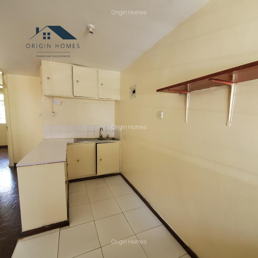 1 Bed Apartment with En Suite at Kilimani - 6