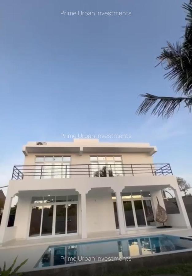 3 Bed House with En Suite in Malindi - 2