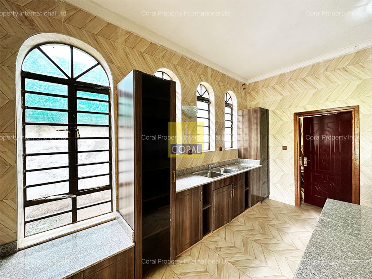 6 Bed House in Runda - 6