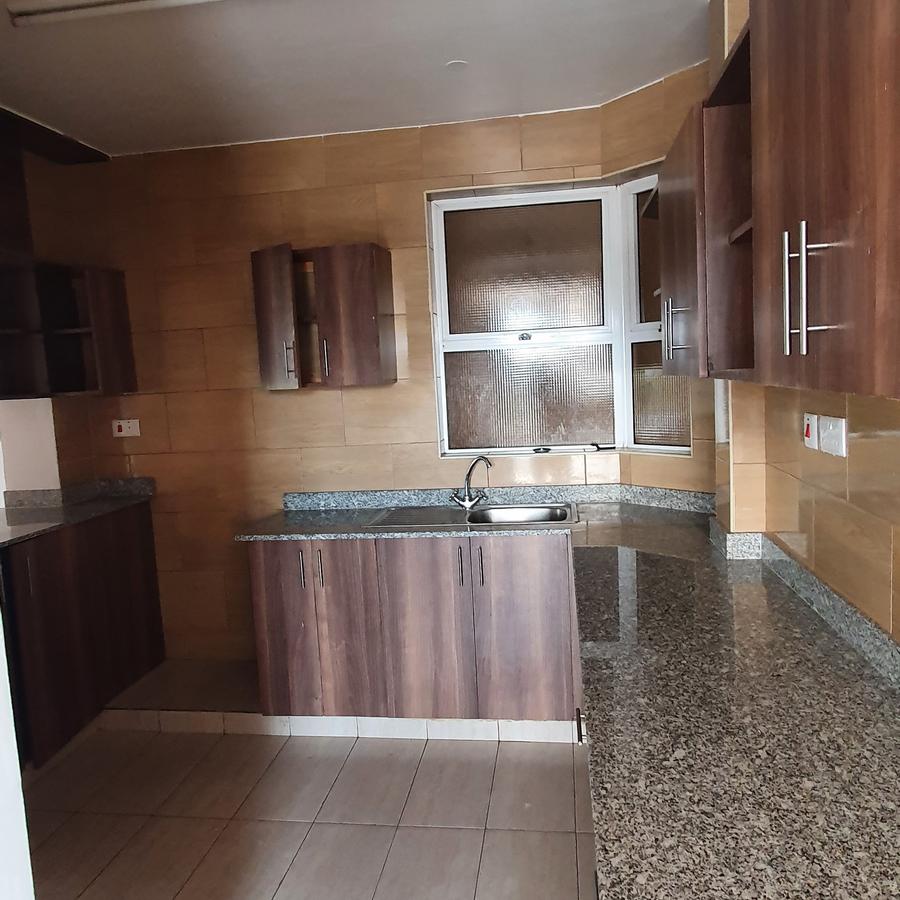 2 Bed Apartment with En Suite at Lavington - 7