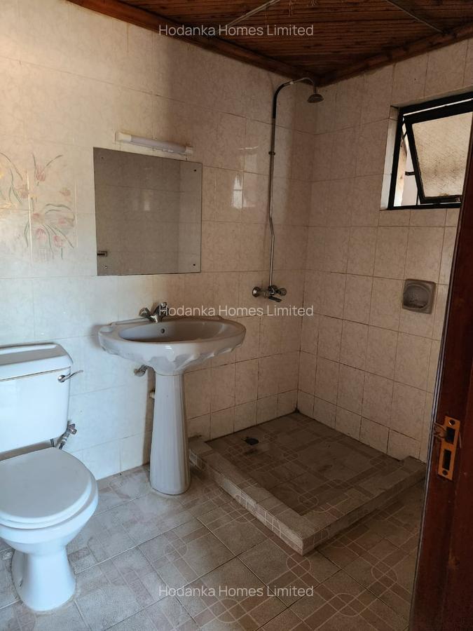 4 Bed Villa with En Suite in Lavington - 9