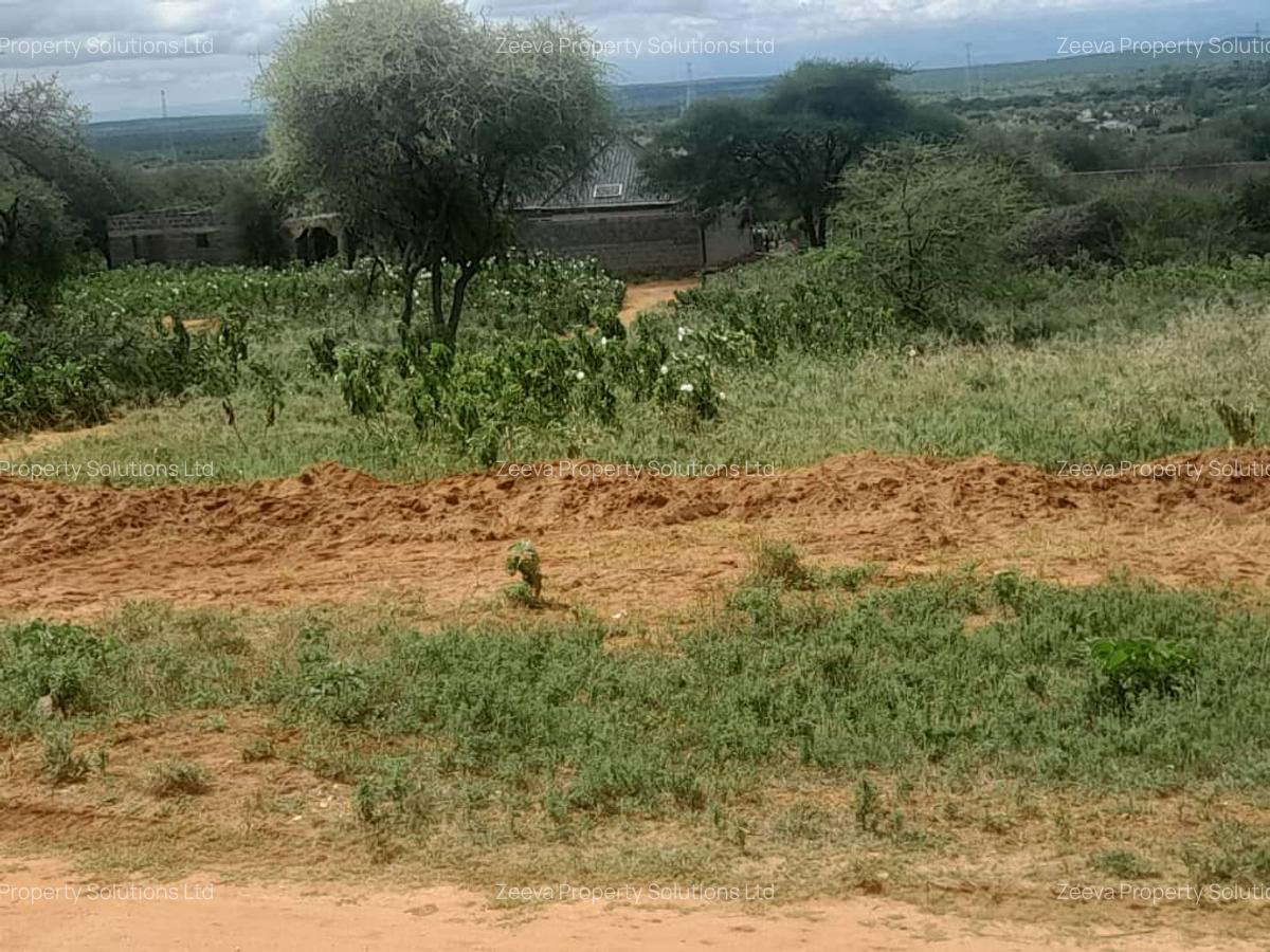 Land in Namanga - 1