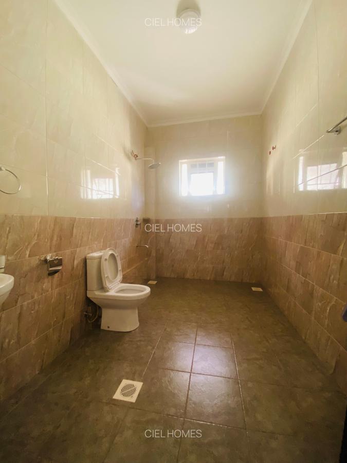 4 Bed Townhouse with En Suite at Mugutha - 16
