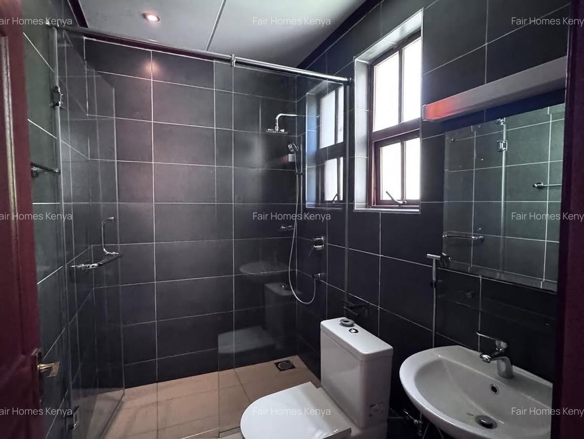 4 Bed Townhouse with En Suite at James Gichuru - 13