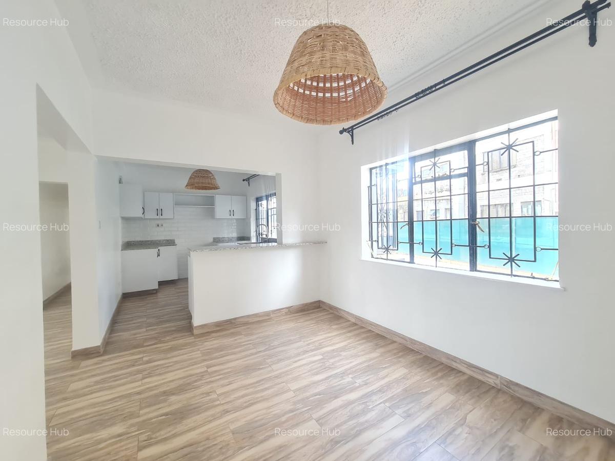 3 Bed Apartment with En Suite at Hurlingham - 9