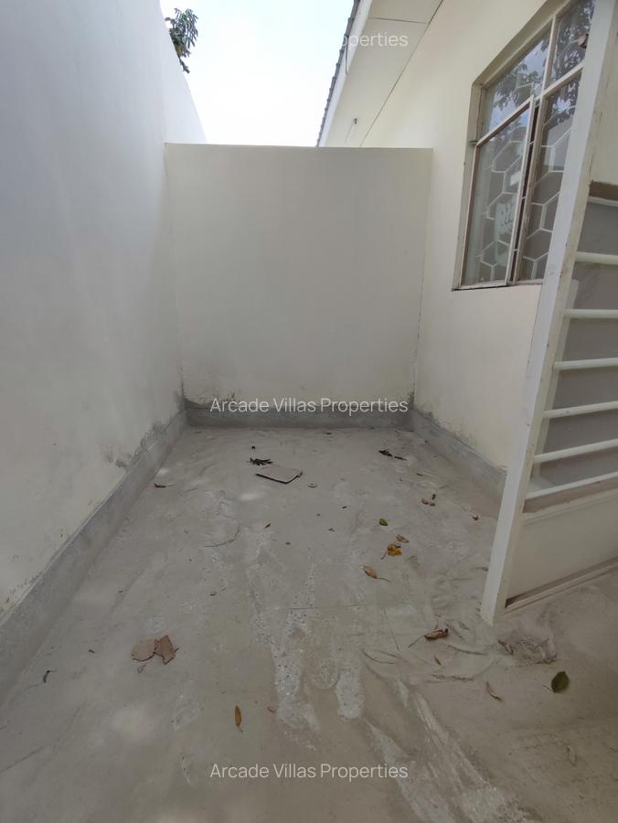 1 Bed House at Lavington - 11