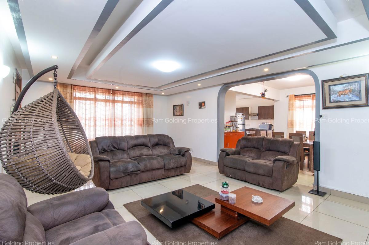 3 Bed Apartment with En Suite in Parklands - 5