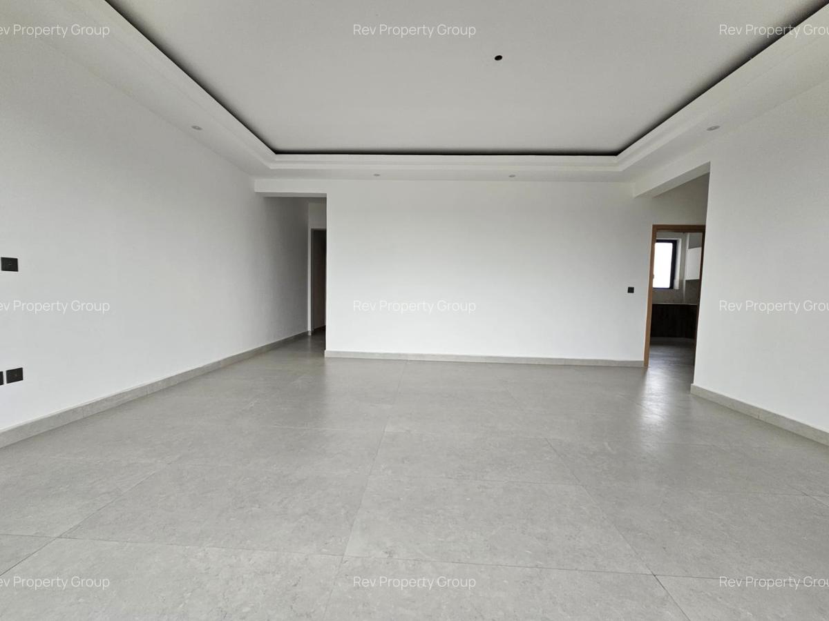 3 Bed Apartment with En Suite in Brookside - 3