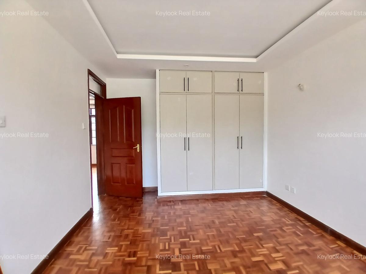4 Bed Townhouse with En Suite at James Gichuru Road - 16