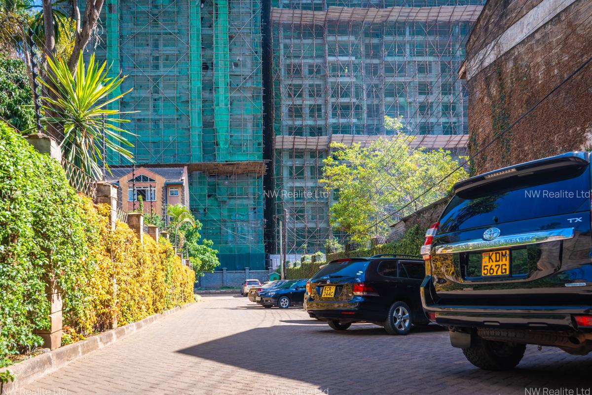 3 Bed House with En Suite in Westlands Area - 16