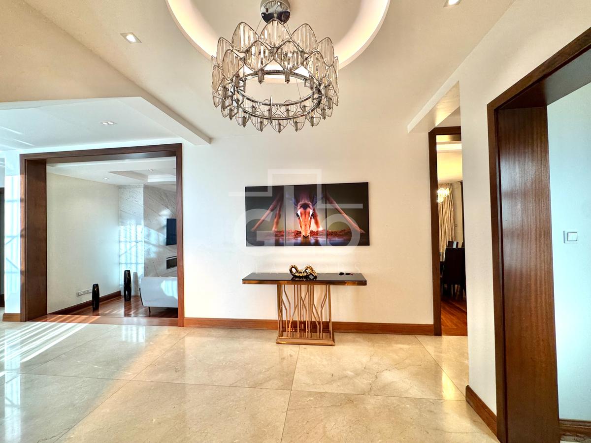 5 Bed House with En Suite in Runda - 9