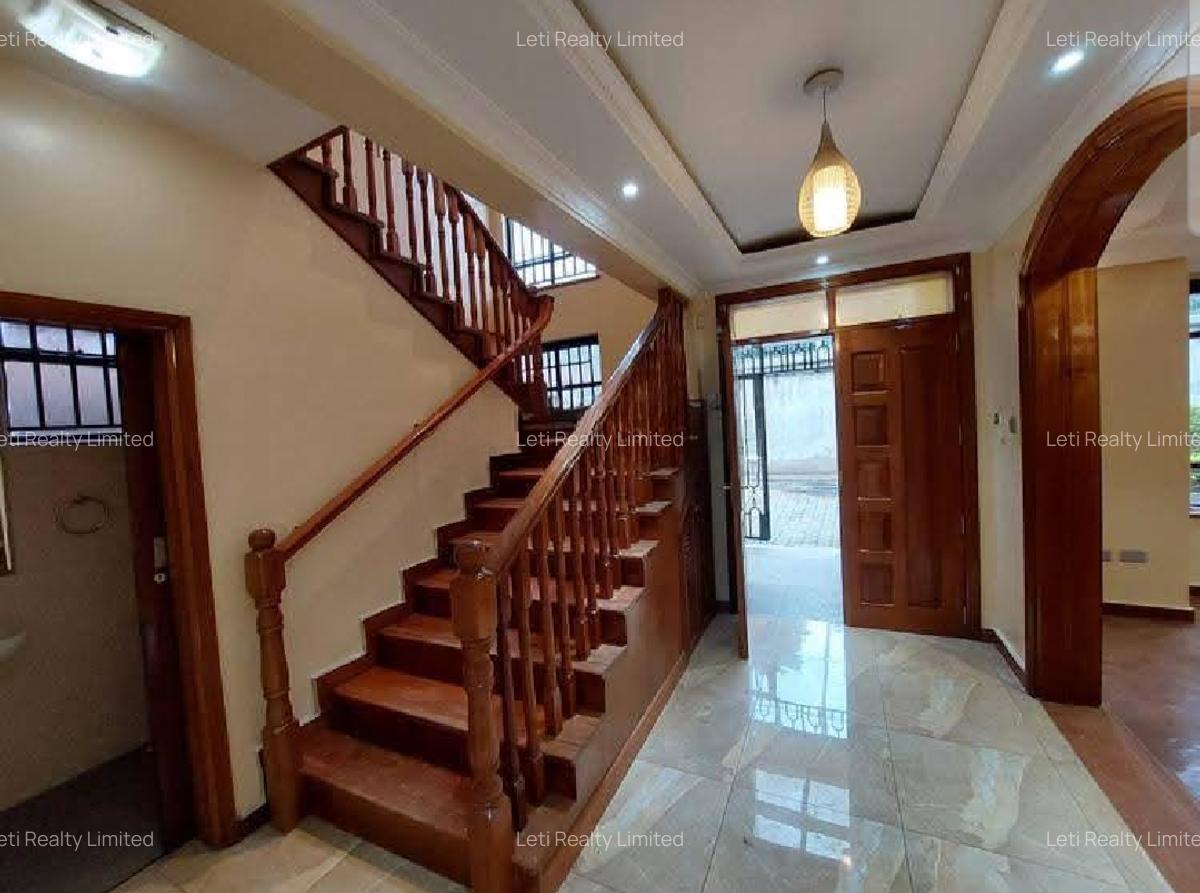 5 Bed Townhouse with En Suite in Lavington - 6