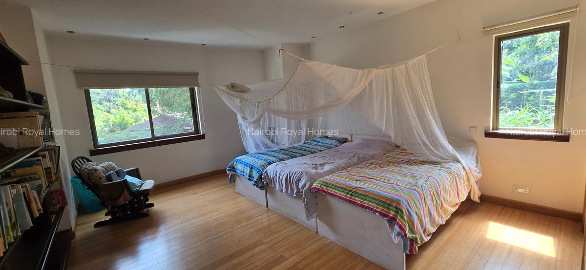 5 Bed House with En Suite at Magnolia Close - 14