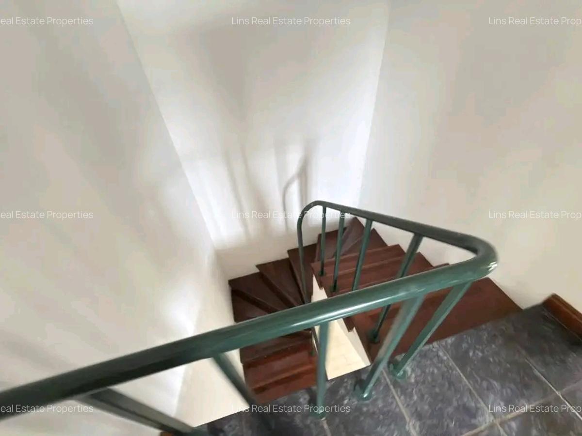 2 Bed Townhouse with En Suite in Kileleshwa - 11
