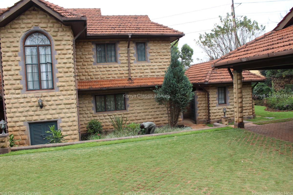 4 Bed Villa with En Suite at Windsor Park - 6