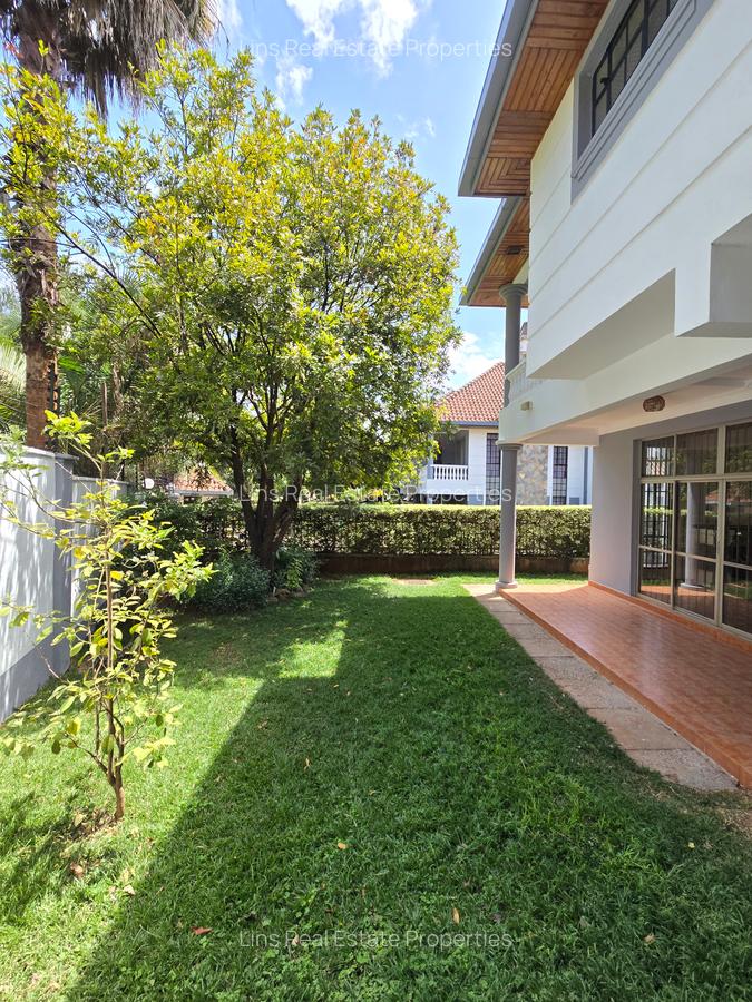 4 Bed Townhouse with En Suite in Lavington - 9