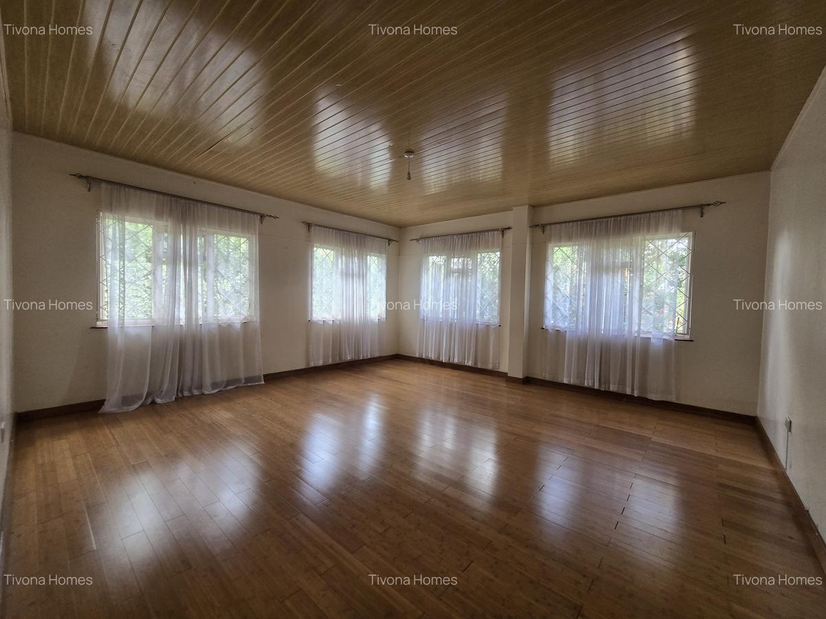 4 Bed House with En Suite in Runda - 3