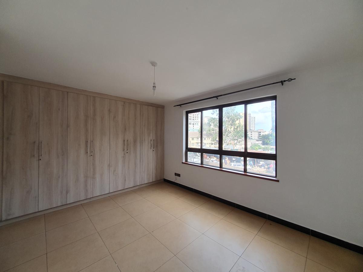 2 Bed Apartment with En Suite in Parklands - 9