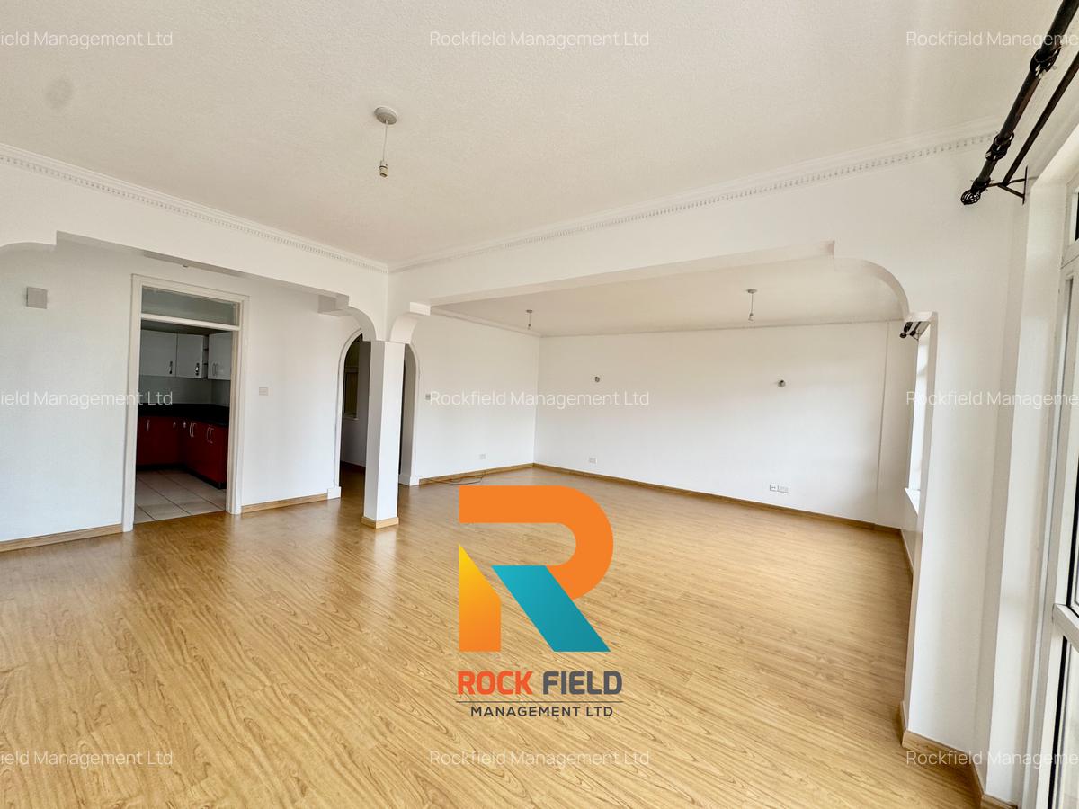 3 Bed Apartment with En Suite in Brookside - 5