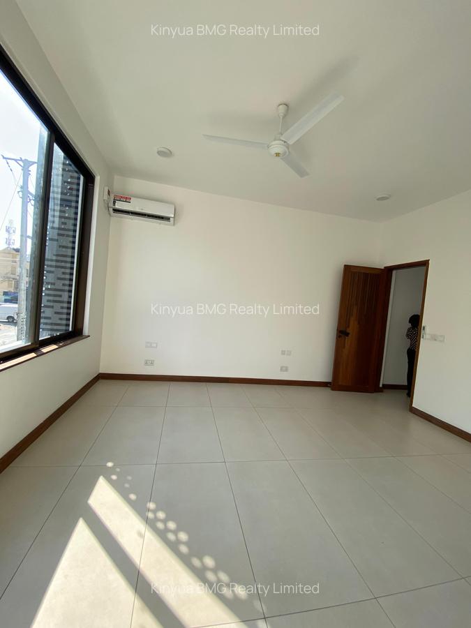 4 Bed Villa with En Suite in Nyali Area - 10