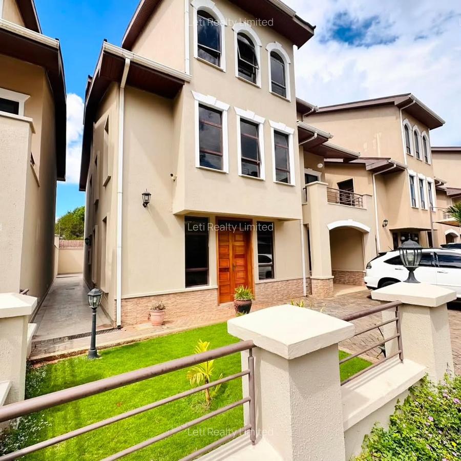5 Bed Townhouse with En Suite in Lavington - 1