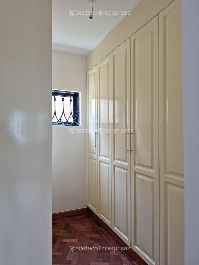 4 Bed House with En Suite in Loresho - 12