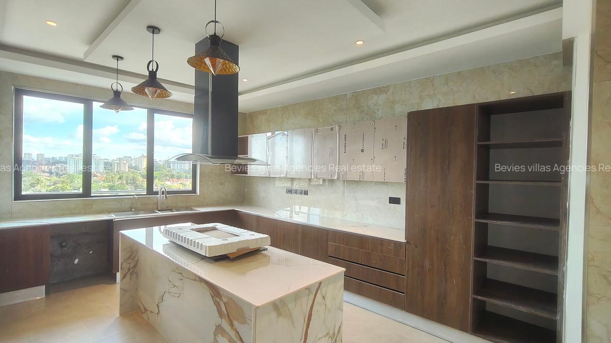 Serviced 4 Bed Apartment with En Suite at Riverside - 13