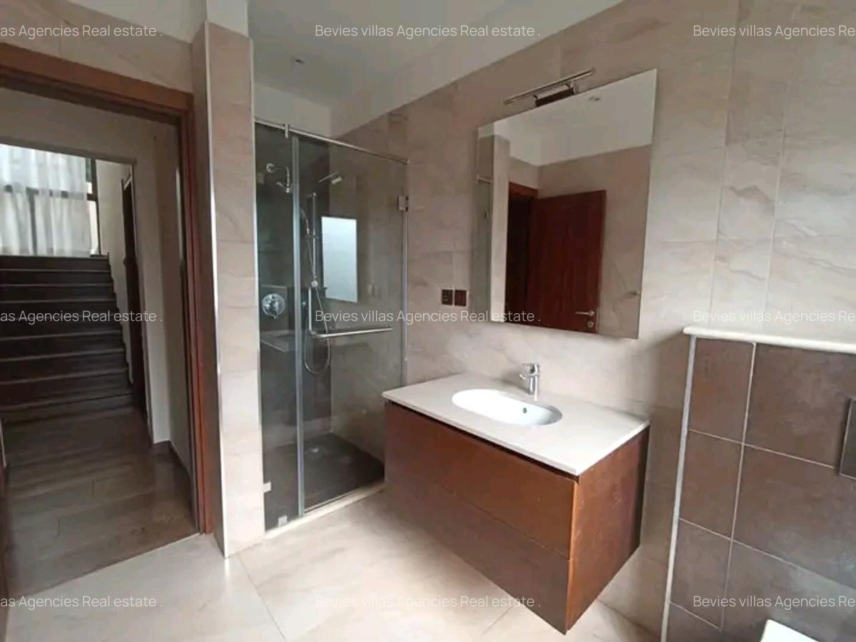 5 Bed Villa with En Suite at Lavington - 15
