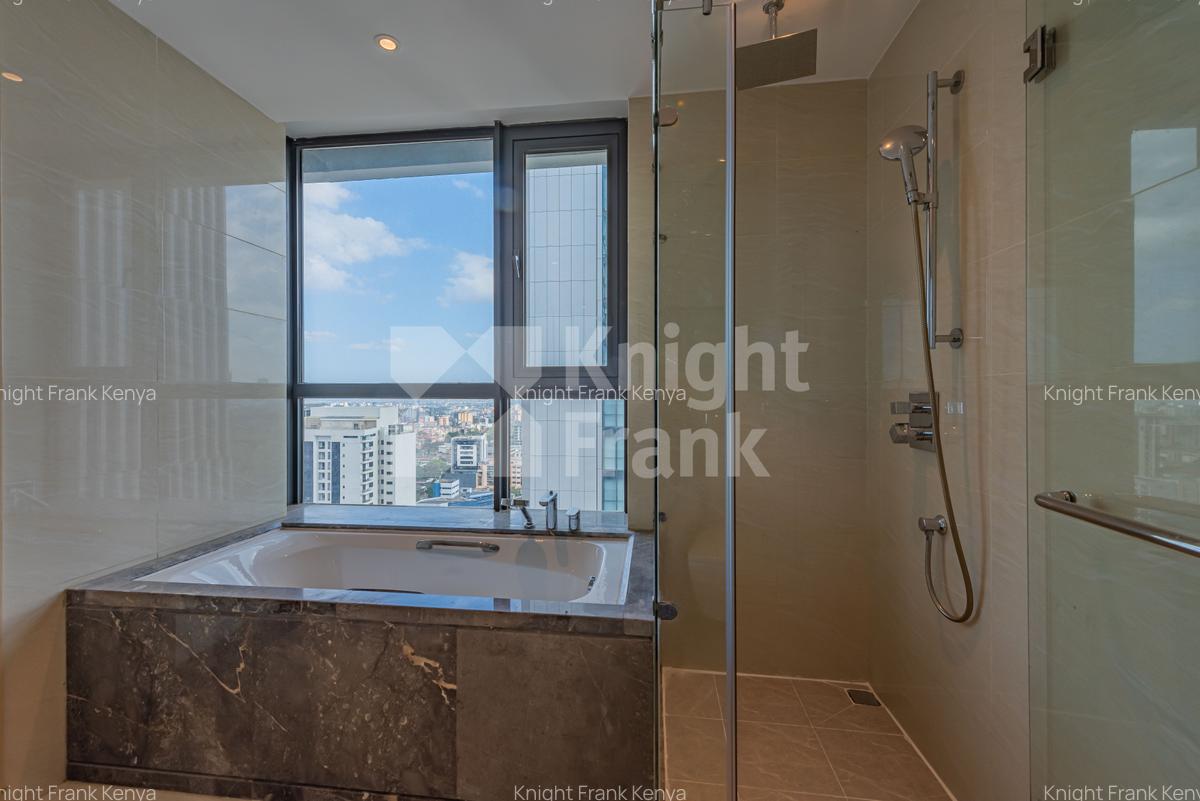 Serviced 1 Bed Apartment with En Suite at Global Trade Centre - 7