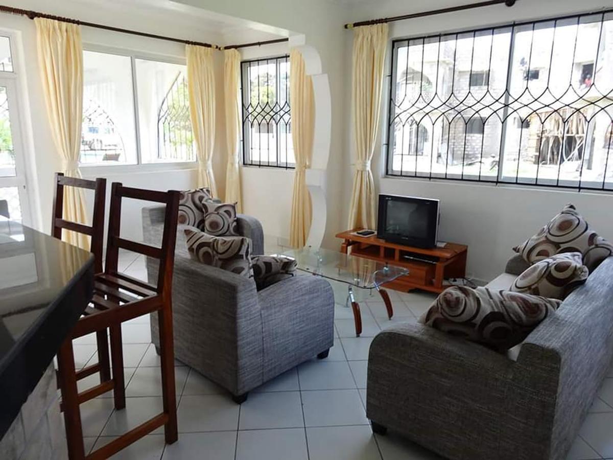 2 Bed Apartment with En Suite in Nyali Area - 13