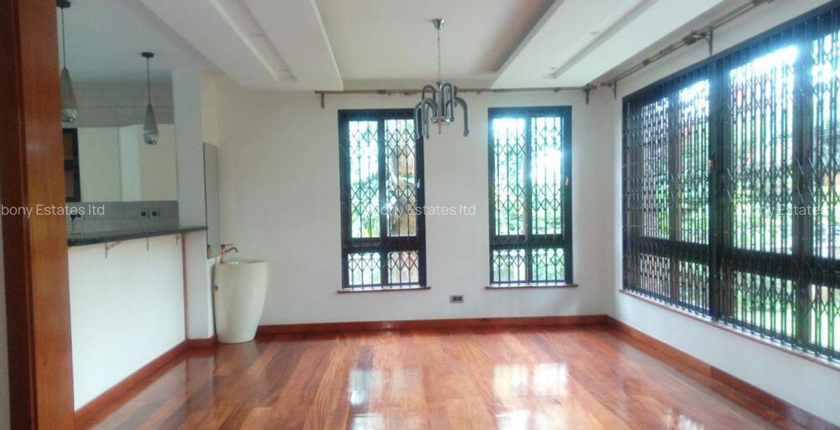 5 Bed Townhouse with En Suite in Lavington - 9