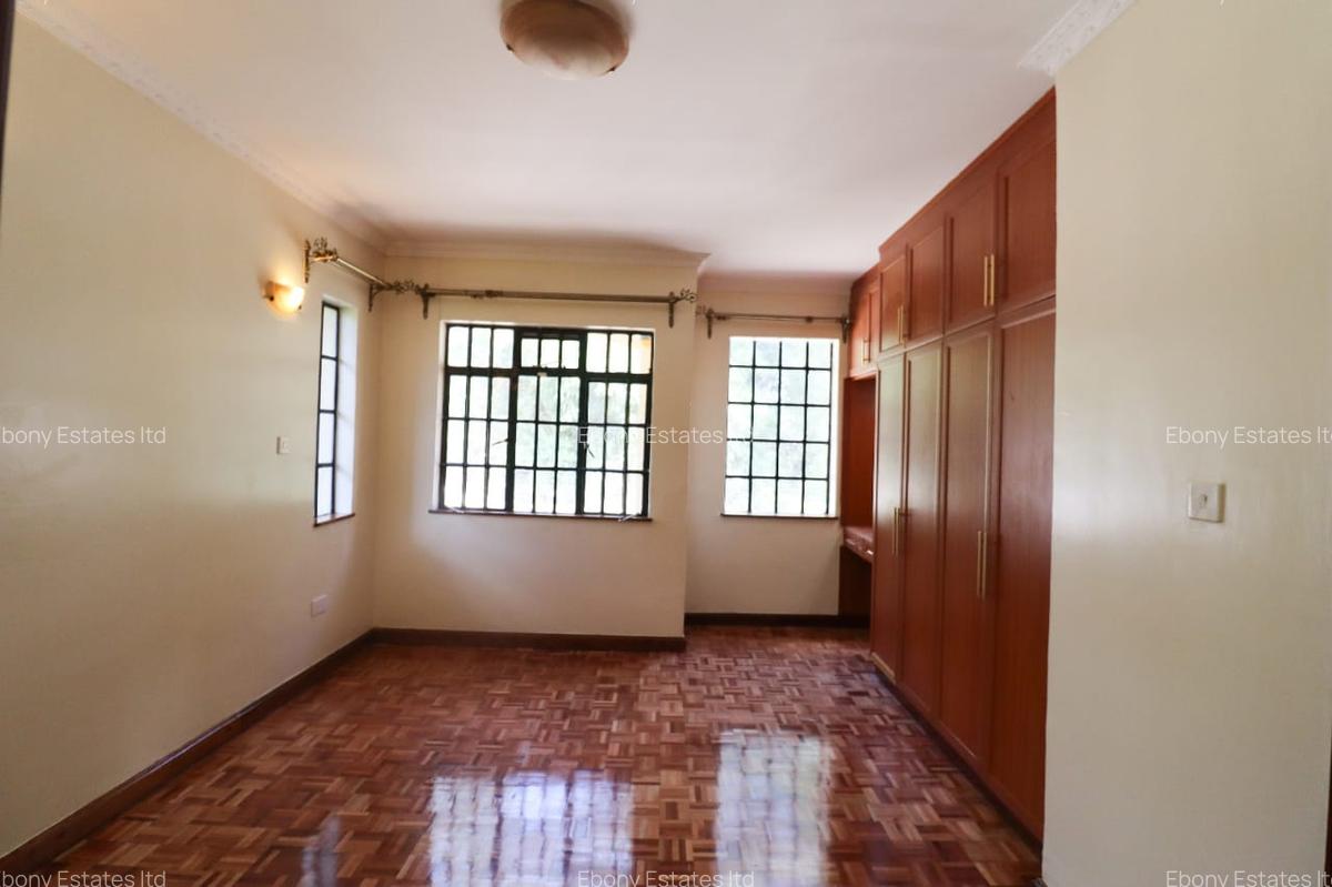 4 Bed Townhouse with En Suite in Lavington - 7