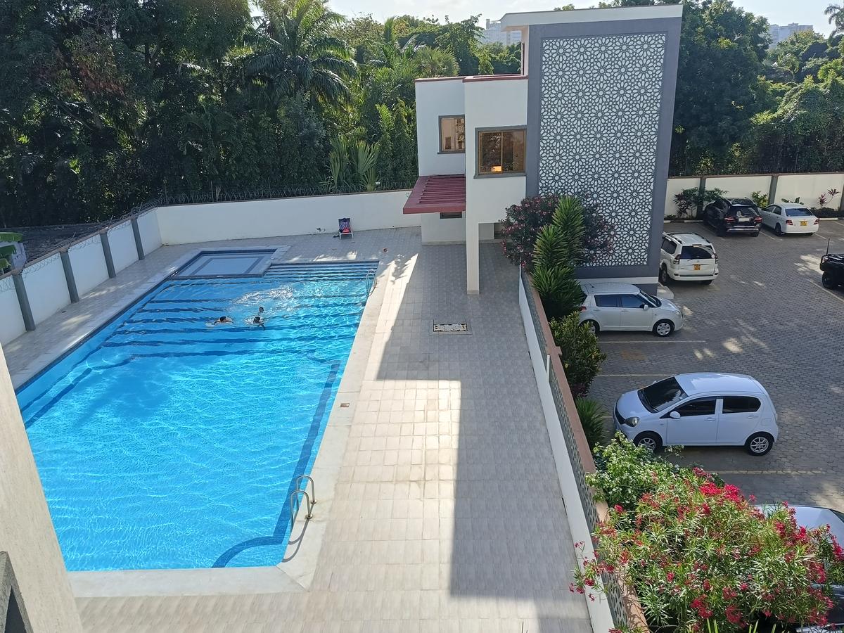 Serviced 4 Bed Apartment with En Suite at Bungalow Road - 2