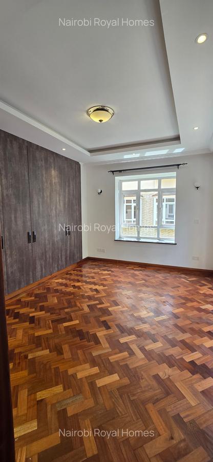 5 Bed Townhouse with En Suite at Lavington Green - 14