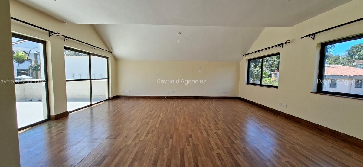 4 Bed House with En Suite at Grevillea Grove - 9