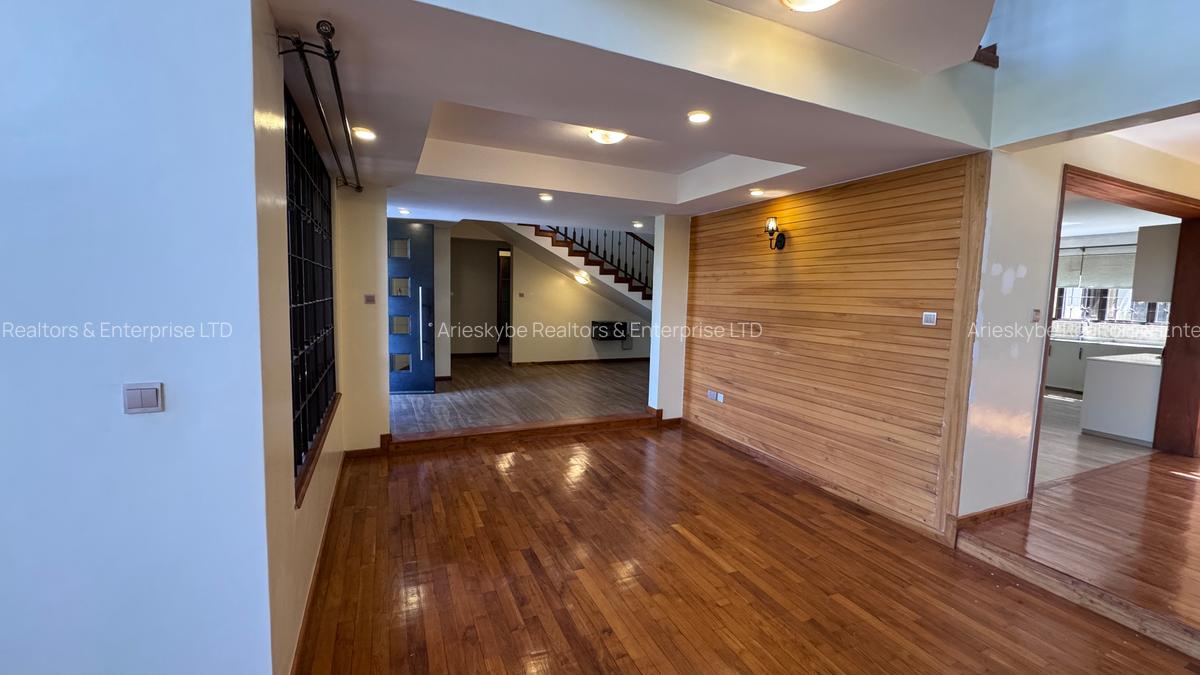 5 Bed Villa with En Suite in Runda - 6