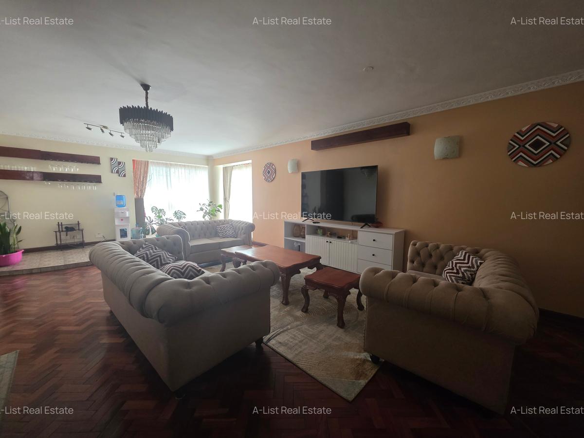 4 Bed Apartment with En Suite at Henred Avenue - 4