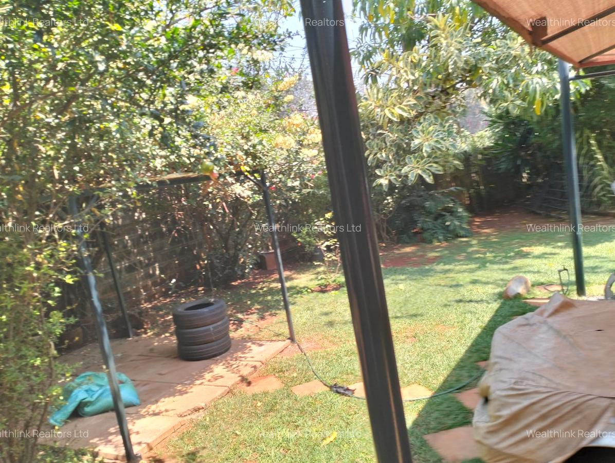 4 Bed Townhouse with En Suite at Lavington - 7