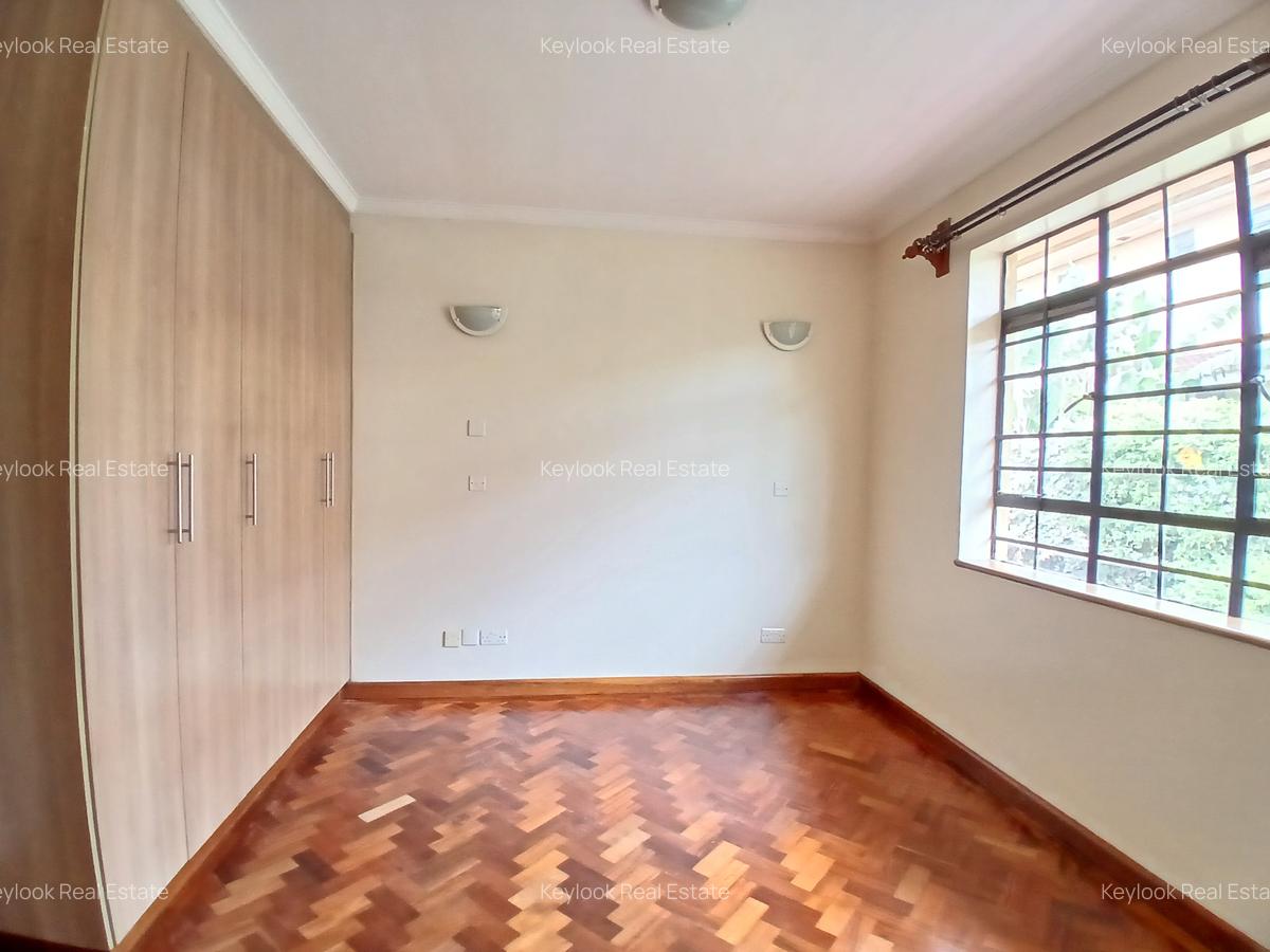 4 Bed Townhouse with En Suite at Off Peponi Road - 17