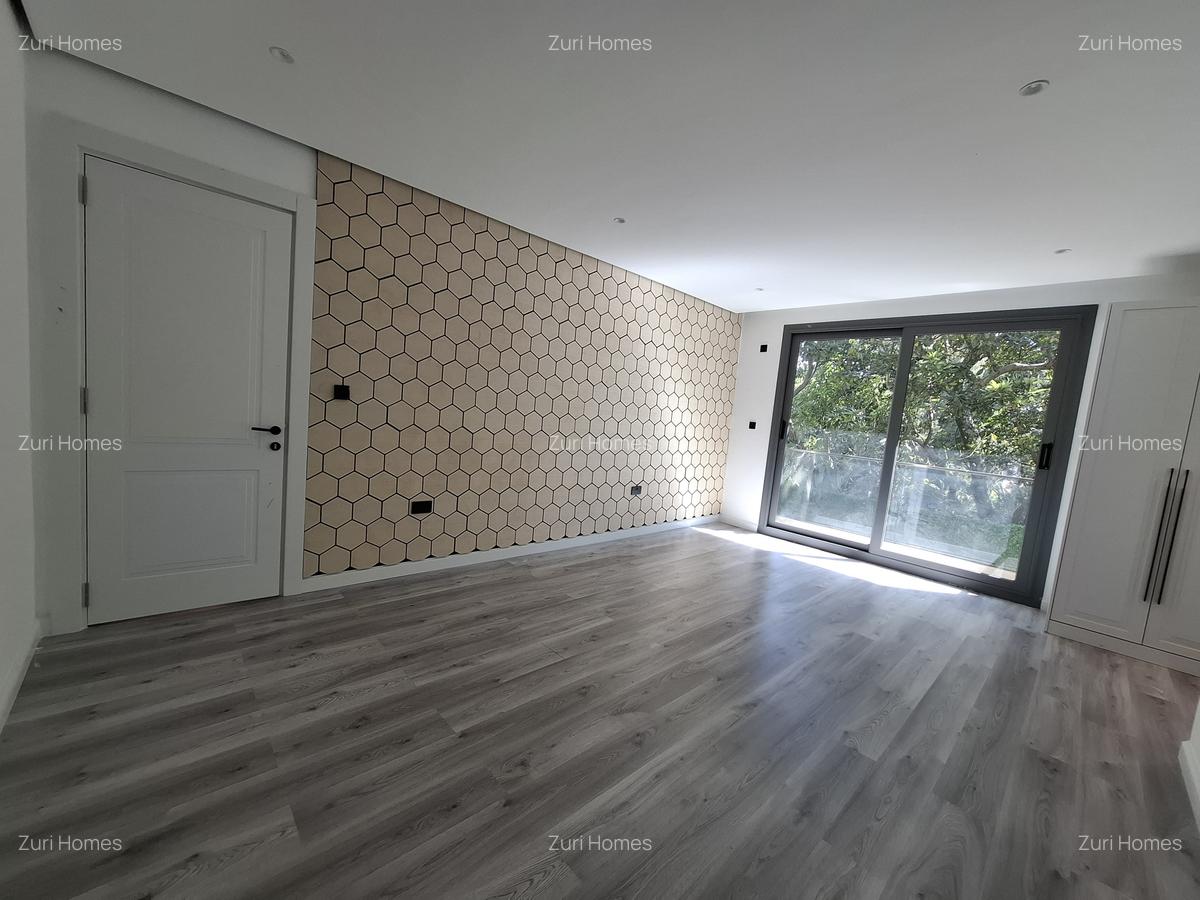 5 Bed Townhouse with En Suite in Lavington - 8