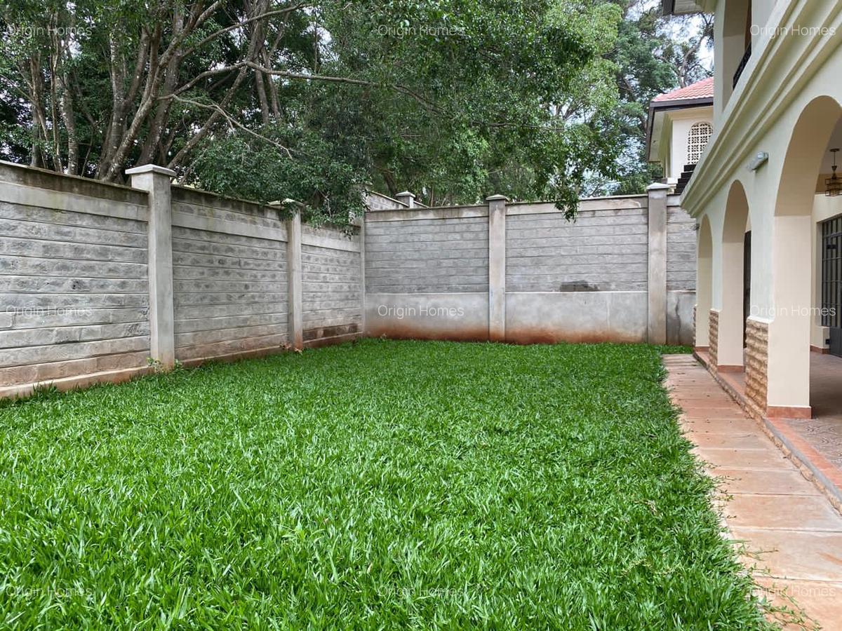 4 Bed Townhouse with En Suite at Lavington - 4