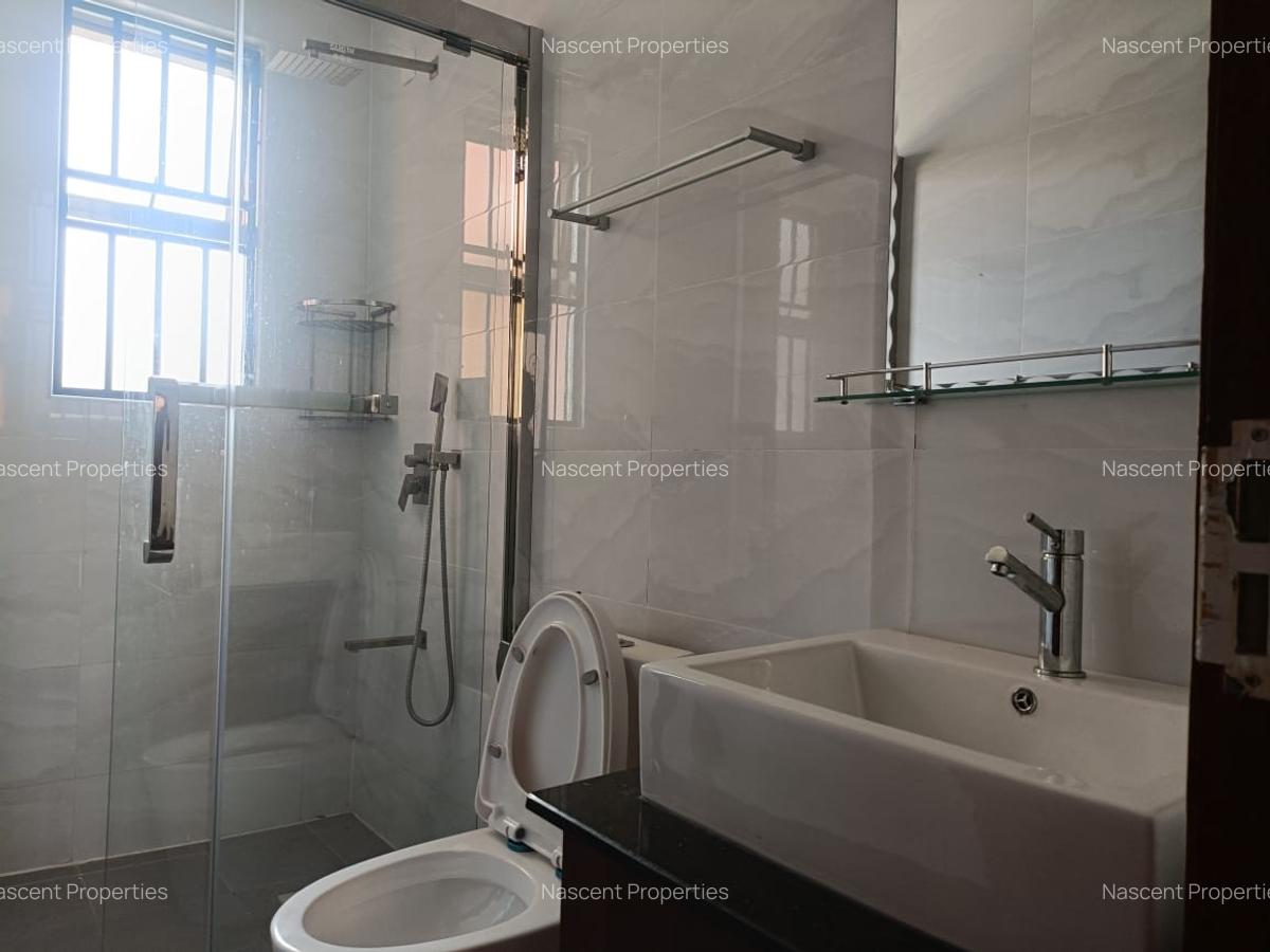 5 Bed Townhouse with En Suite in Lavington - 8