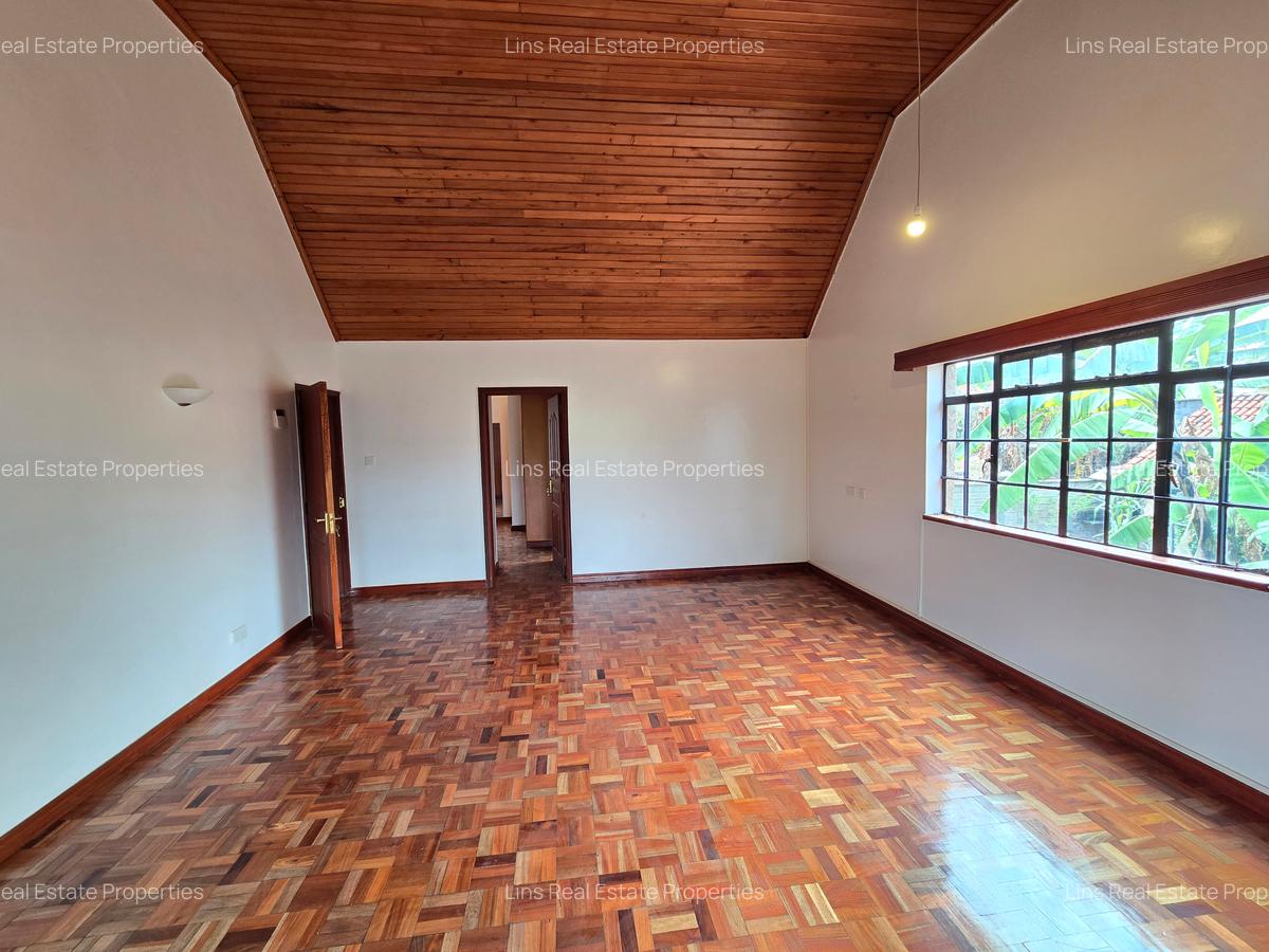 5 Bed Townhouse with En Suite in Lavington - 16