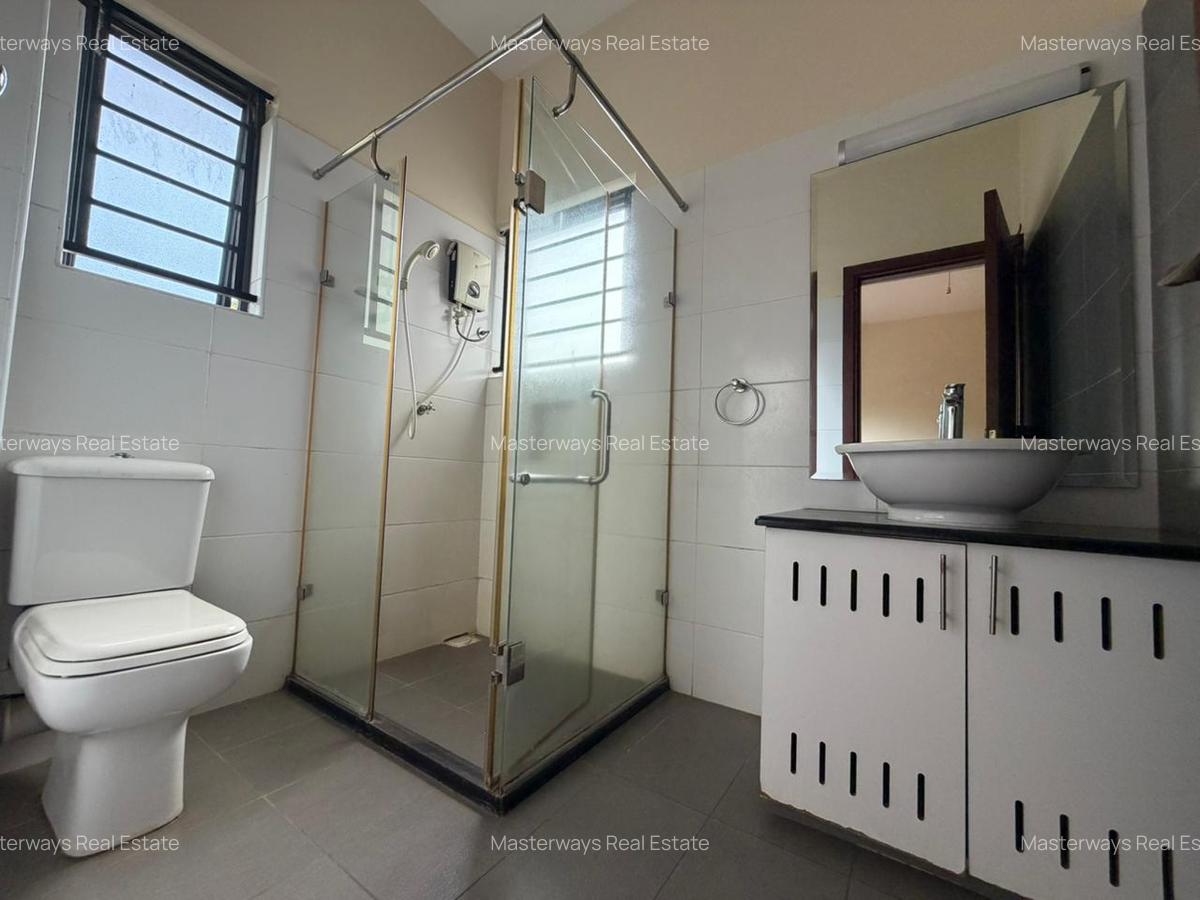 3 Bed Apartment with En Suite in Westlands Area - 14