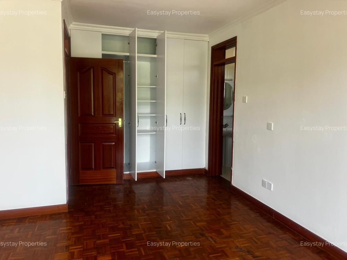 4 Bed Townhouse with En Suite in Rosslyn - 5